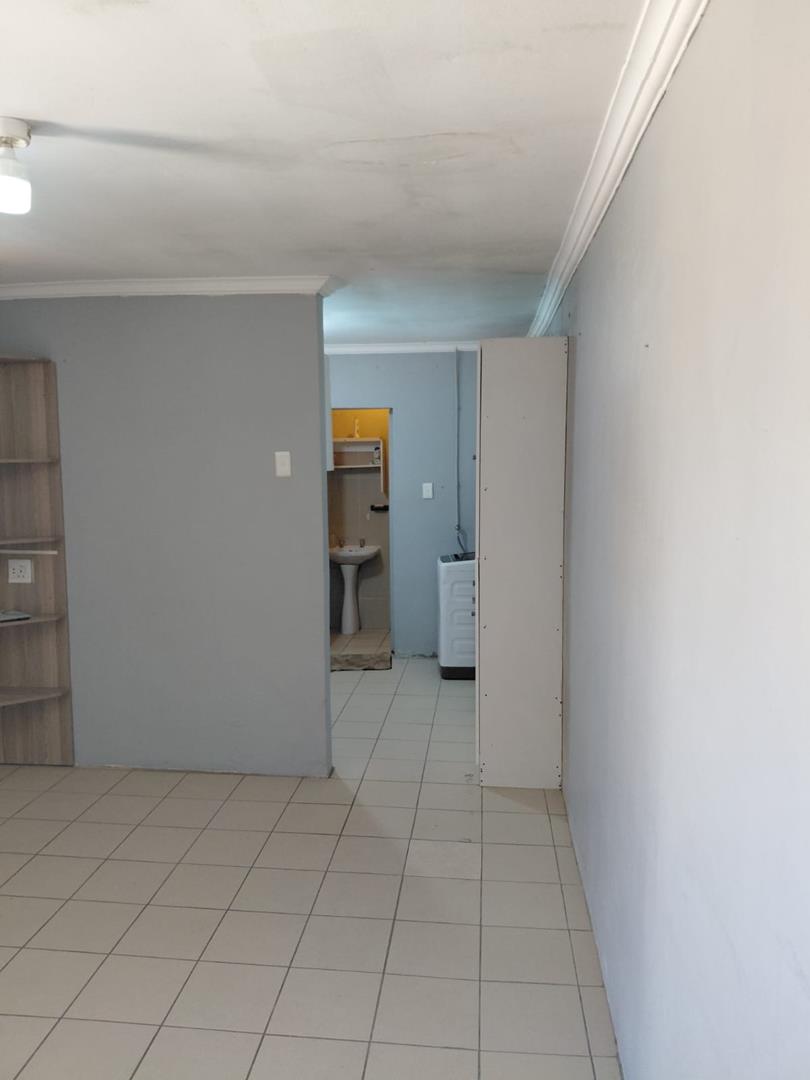 To Let 1 Bedroom Property for Rent in Oakdale Western Cape